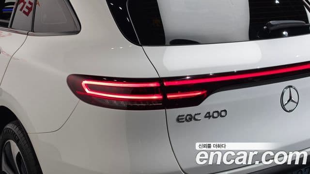 Mercedes-Benz EQC 2020 — ფოტო 32/34