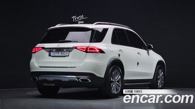 Mercedes-Benz GLE-Class 2022 — ფოტო 34/37