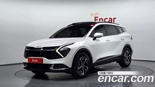 Kia Sportage 2023 — Фото 1/20