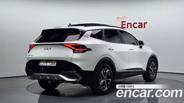 Kia Sportage 2023 — Фото 2/20