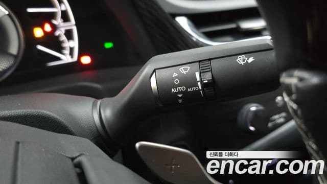 Lexus ES300h 2019 — Şəkil 12/33