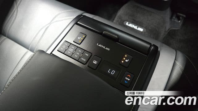 Lexus ES300h 2019 — Şəkil 18/33