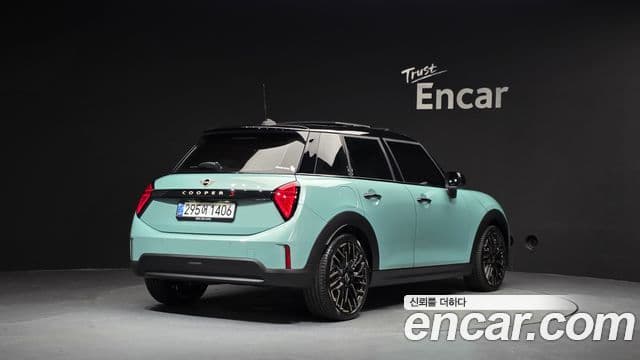 Mini Cooper S 2025 — Фото 2/20