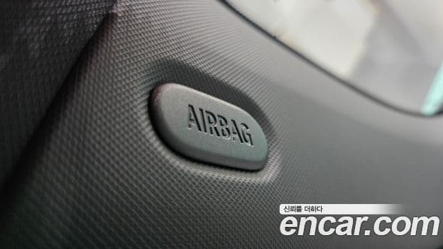 Mini Cooper S 2025 — Photo 19/35
