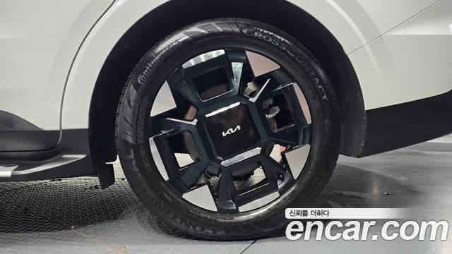 Kia Carnival 2024 — Şəkil 33/34
