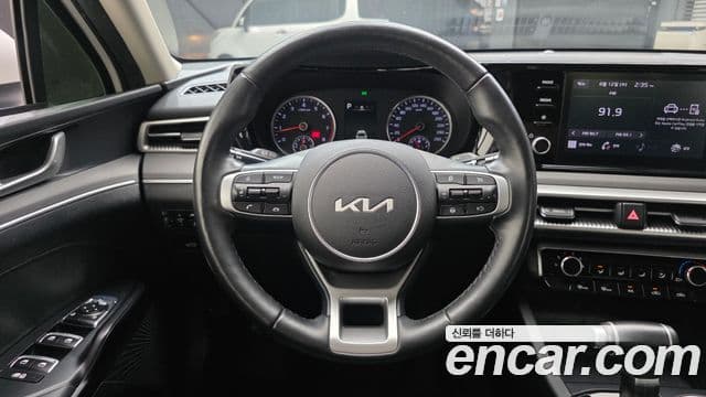 Kia K5 2022 — Şəkil 13/30