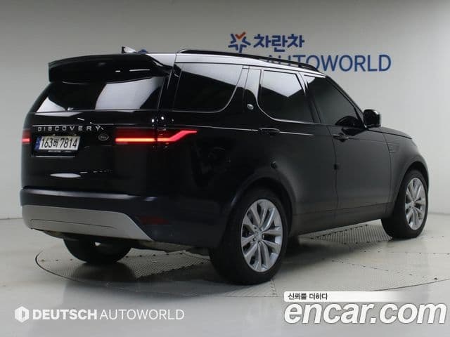 Land Rover Discovery 5 2022 — ფოტო 12/20