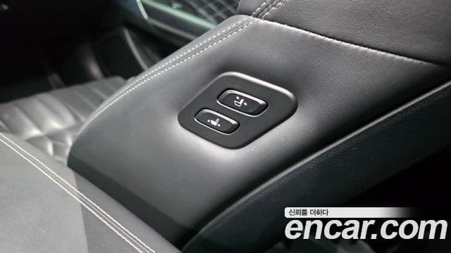 Genesis G70 2019 — Photo 1/34