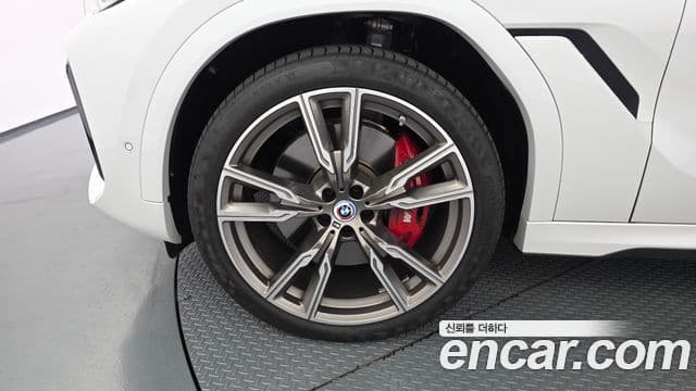BMW X6 2023 — ფოტო 12/32
