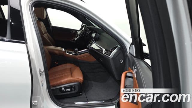BMW X6 2023 — ფოტო 18/32