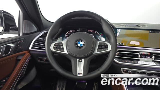 BMW X6 2023 — ფოტო 25/32