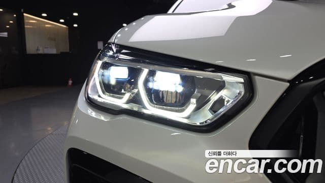 BMW X6 2023 — ფოტო 30/32