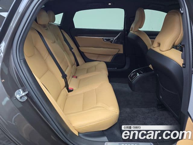 Volvo S90 2021 — Photo 18/20