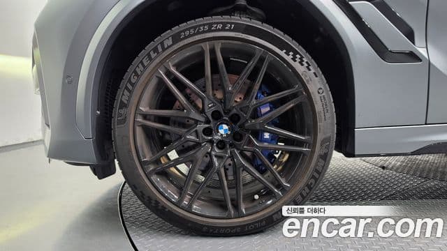 BMW X6M 2025 — Photo 9/33