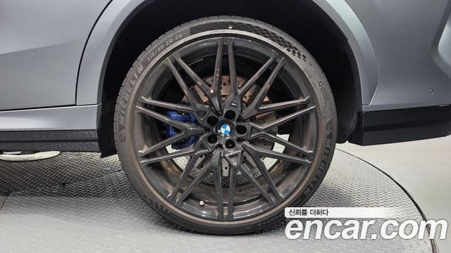 BMW X6M 2025 — Photo 17/33