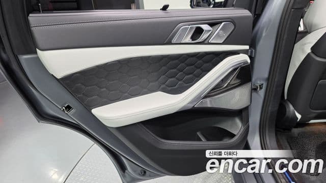 BMW X6M 2025 — Photo 2/33