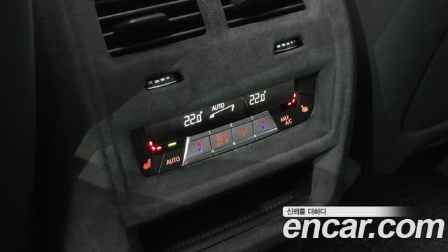 BMW X6M 2025 — Photo 10/33