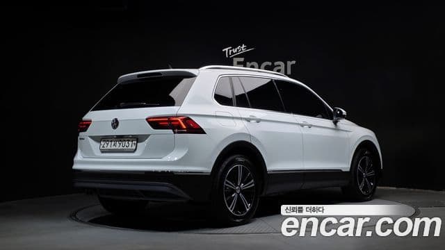 Volkswagen Tiguan 2019 — Şəkil 30/34