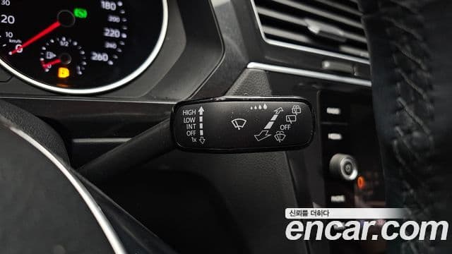 Volkswagen Tiguan 2019 — Şəkil 22/34