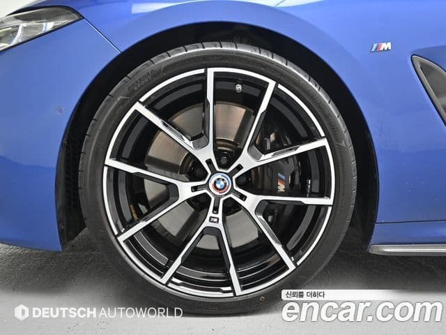 BMW 8 Series 2022 — Photo 6/20