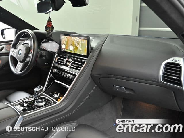 BMW 8 Series 2022 — Photo 8/20