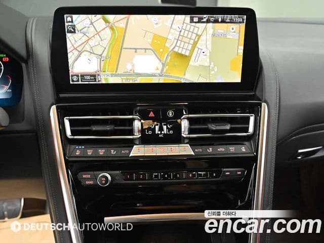 BMW 8 Series 2022 — Photo 12/20