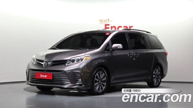 Toyota Sienna 2019 — Фото 1/20