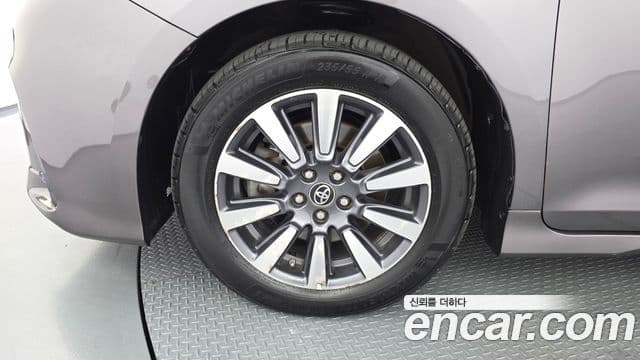 Toyota Sienna 2019 — Фото 5/20
