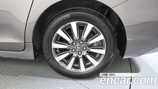 Toyota Sienna 2019 — Şəkil 33/33