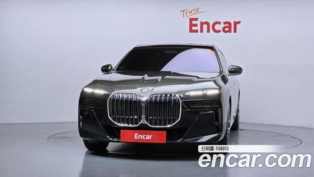 BMW i7 2024 — ფოტო 1/20