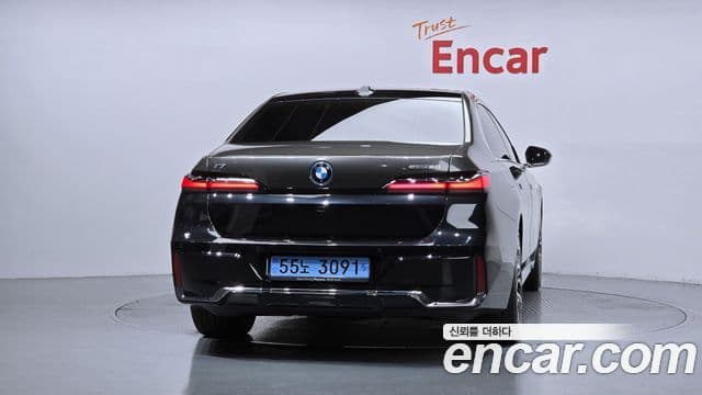 BMW i7 2024 — ფოტო 11/20