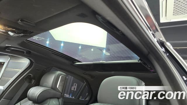 BMW i7 2024 — ფოტო 17/20