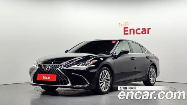 Lexus ES300h 2022 — Photo 25/33