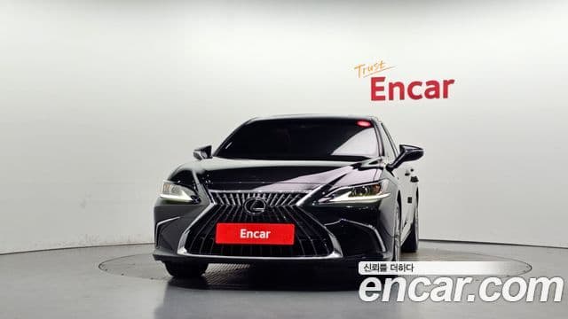 Lexus ES300h 2022 — Photo 21/33