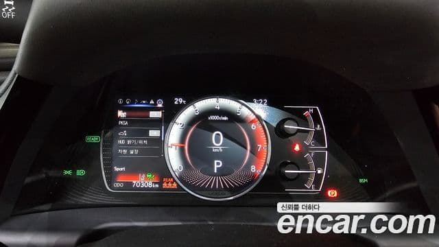 Lexus ES300h 2022 — Photo 29/33