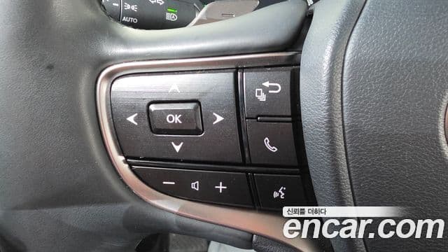 Lexus ES300h 2023 — Şəkil 26/40