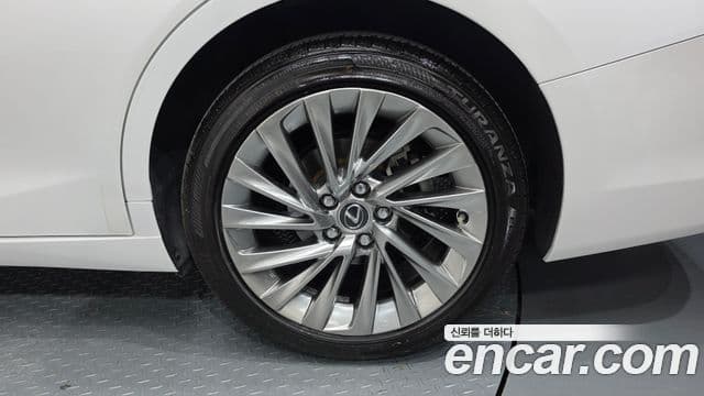 Lexus ES300h 2023 — Şəkil 10/40
