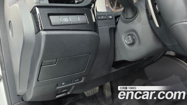 Lexus ES300h 2023 — Şəkil 18/40