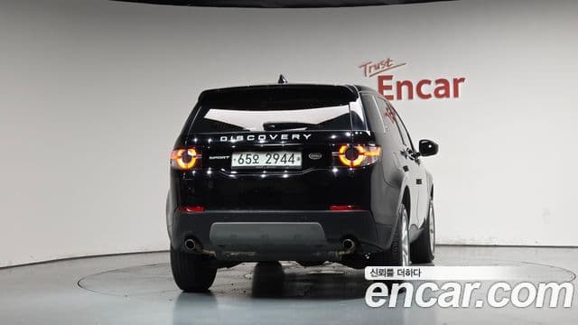 Land Rover Discovery Sport 2019 — Фото 4/20