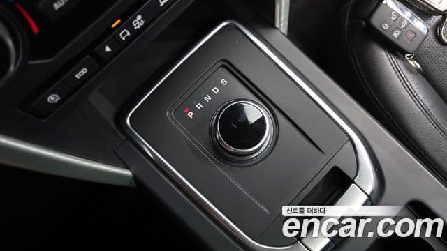 Land Rover Discovery Sport 2019 — Фото 8/20