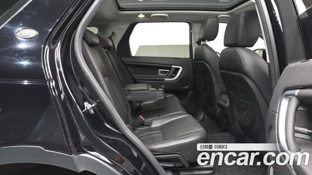 Land Rover Discovery Sport 2019 — Фото 11/20