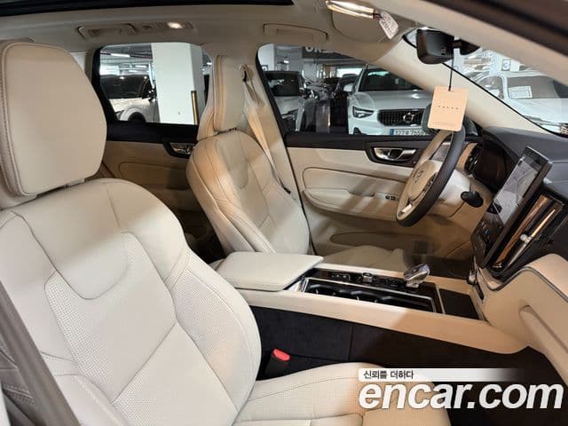 Volvo XC60 2026 — Photo 12/20