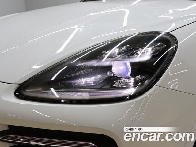 Porsche Cayenne 2022 — Şəkil 8/20
