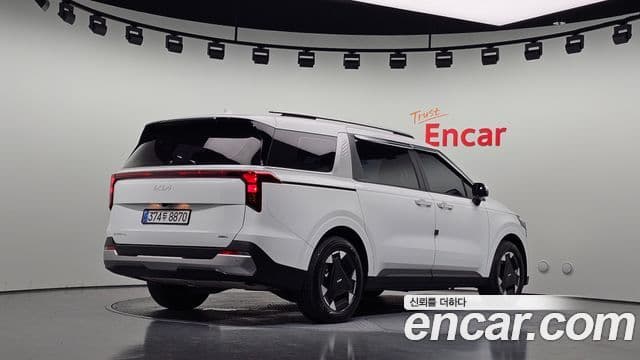 Kia Carnival 2025 — Фото 2/20
