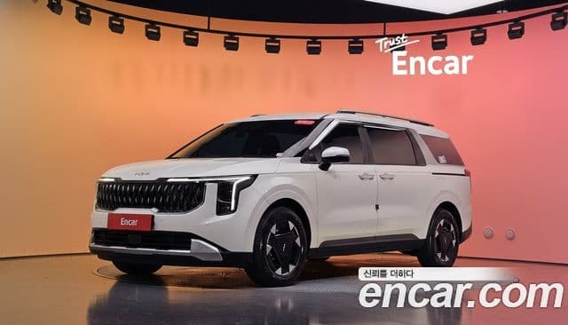 Kia Carnival 2025 — Фото 1/20