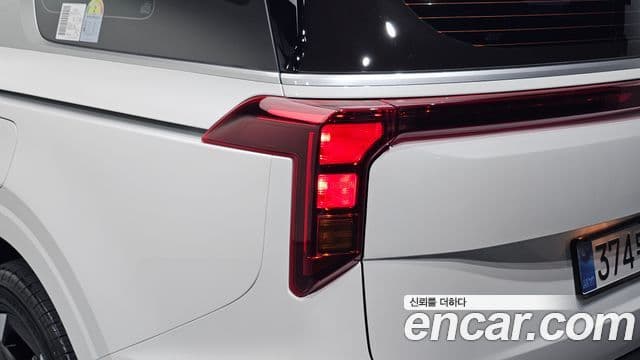 Kia Carnival 2025 — Şəkil 20/30