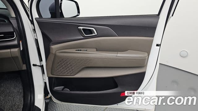 Kia Carnival 2025 — Şəkil 9/30