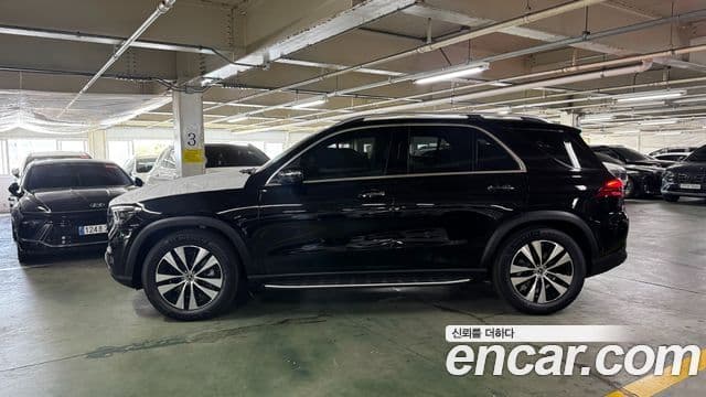 Mercedes-Benz GLE-Class 2026 — Photo 16/20