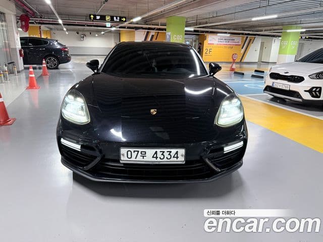 Porsche Panamera 2018 — ფოტო 3/11
