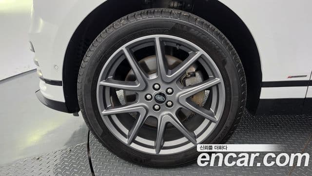 Land Rover Range Rover Velar 2021 — Şəkil 4/36